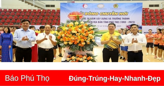 Giải bóng chuyền hơi kỷ niệm 30 năm thành lập hệ thống Quỹ tín dụng nhân dân