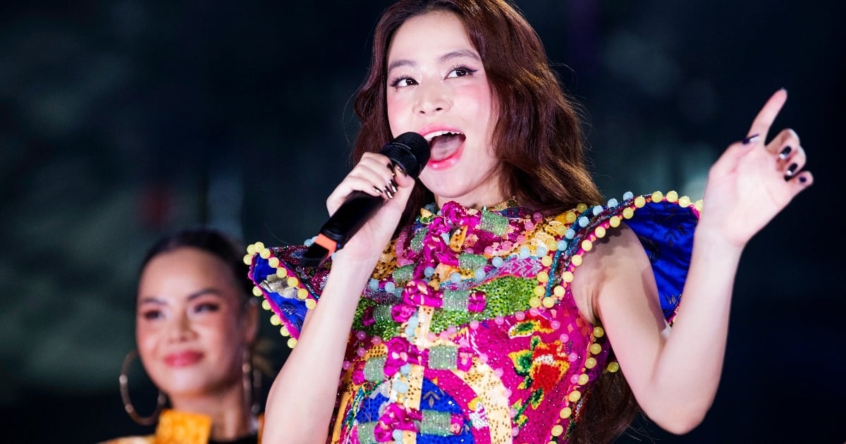 คืนดนตรีของ Hoang Thuy Linh: งดงาม สบายตา แต่การร้องสดเป็นอย่างไรบ้าง?