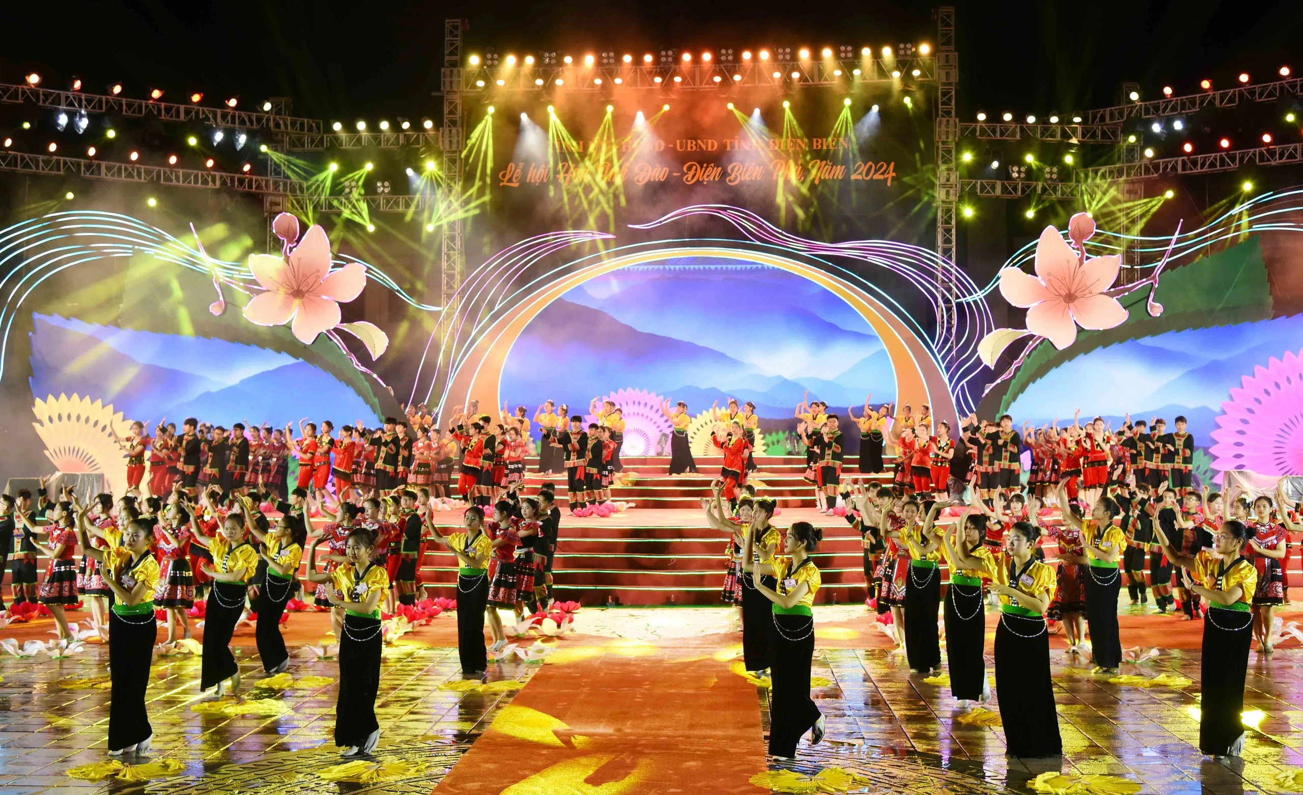 Opening of the Cherry Blossom Festival - Dien Bien Phu 2024