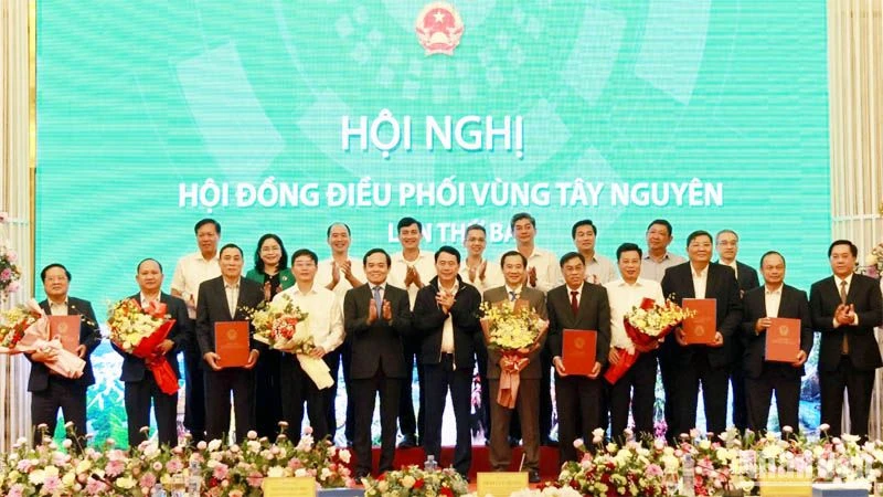 Xây dựng cơ chế, chính sách đặc thù phát triển vùng Tây Nguyên