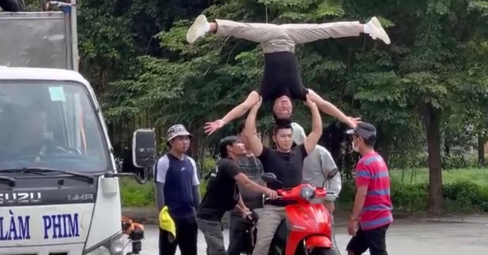 El caso de Quoc Co - Quoc Nghiep 'cara a cara' en una motocicleta no muestra signos de delito