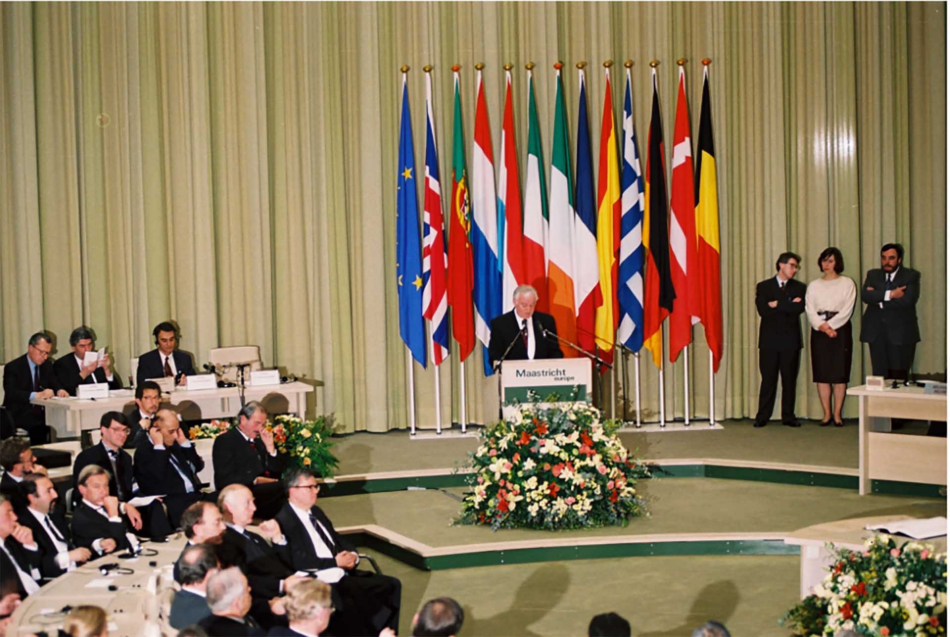 Lễ ký kết Hiệp định Maastricht, năm 1992. (Nguồn: Wikipidia)