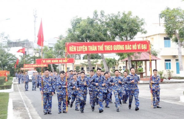 Les troupes de la Marine poursuivent leur entraînement