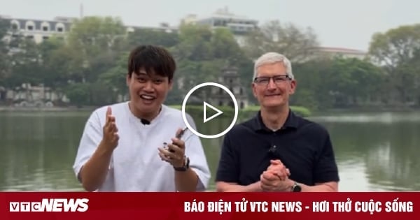 Duy Thẩm làm ảo thuật với iPhone 15 cùng CEO Tim Cook