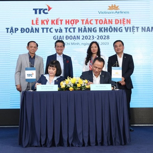 Vietnam Airlines và Tập đoàn TTC ký kết hợp tác toàn diện