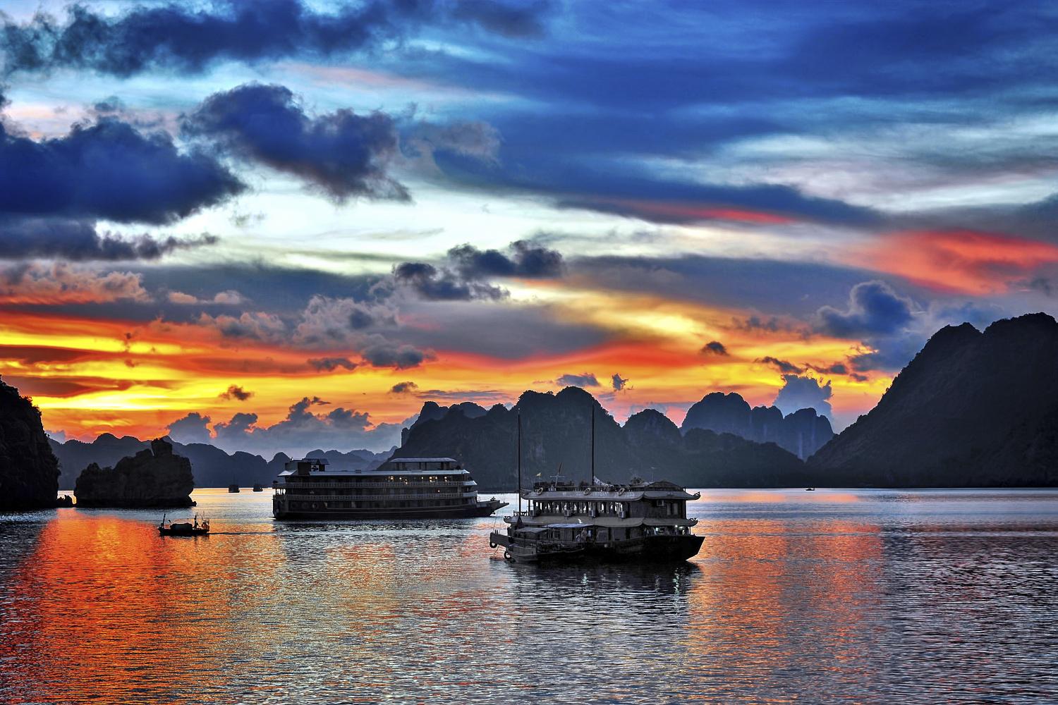 Image of Ha Long Bay appears in American movie - "The Creator"