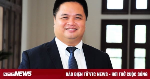 Le directeur général adjoint de la Bourse de Hô Chi Minh-Ville démissionne pour aller étudier à l'étranger