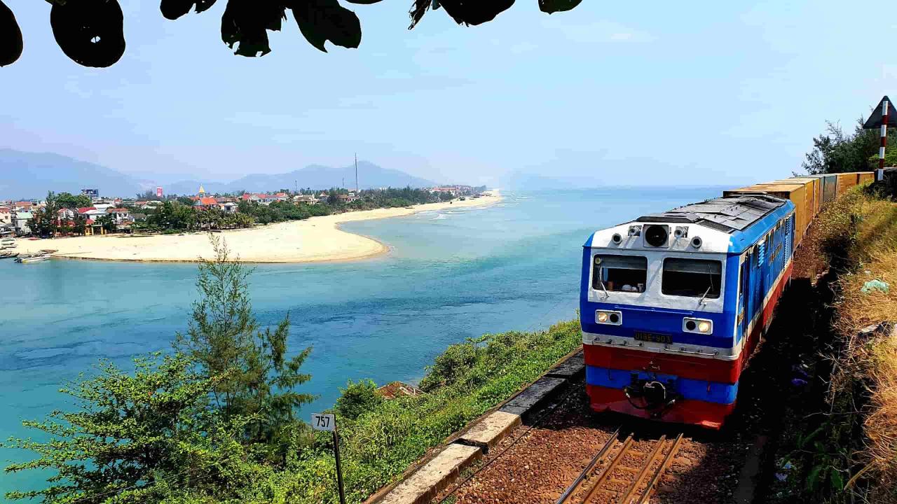 រថភ្លើងទេសចរណ៍ Hue - Da Nang លក់សំបុត្រជាផ្លូវការហើយ ចាប់ពីថ្ងៃនេះតទៅ