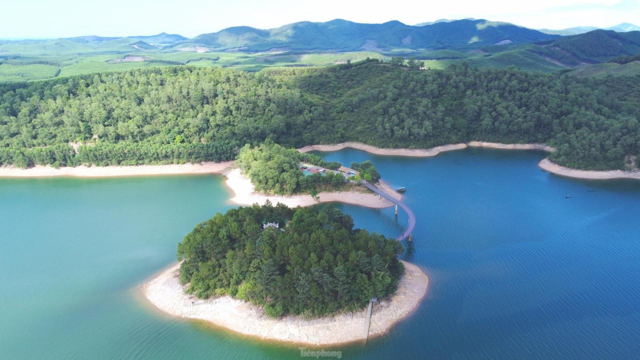 Descubra la belleza del lago Trai Tieu