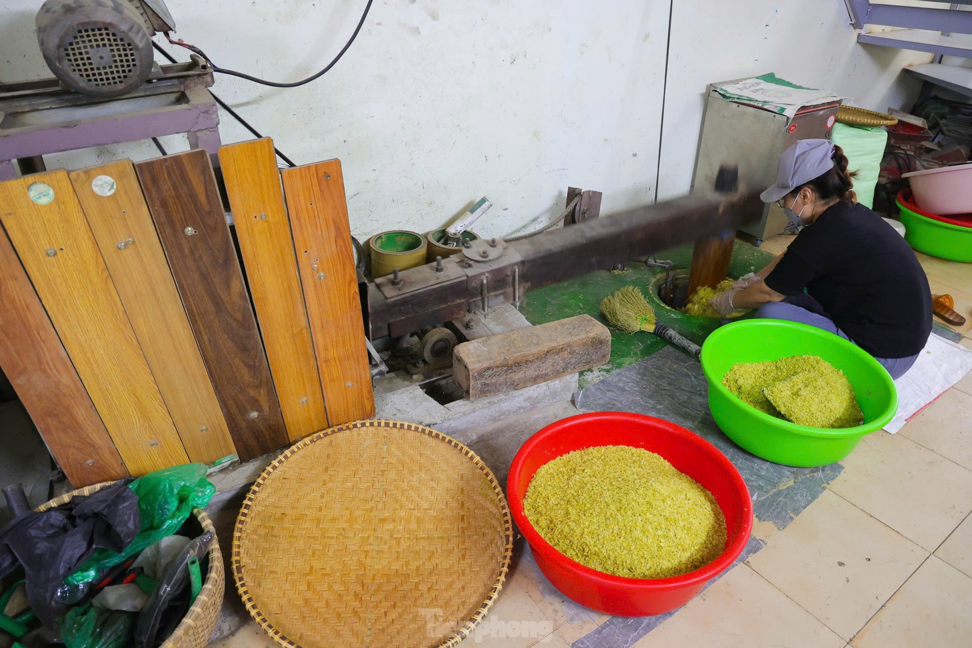 El arroz joven Me Tri está en llamas, bullicioso con el ritmo del arroz joven que se golpea en la nueva foto de la cosecha 10