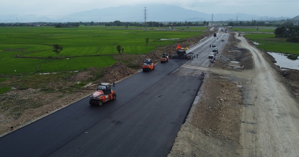 Hối hả thi công cao tốc Vân Phong