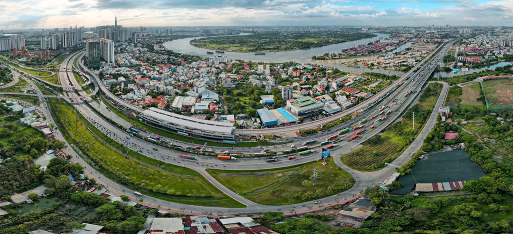 Lăng kính bạn đọc: Mong đại lộ ven sông Đông Nam bộ sớm thành hiện thực - Ảnh 1.