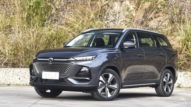 Changan X7 Plus 2024 side view picture 2