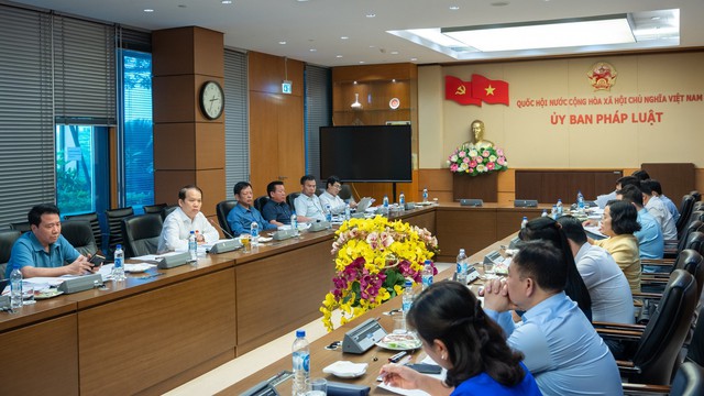 Cần thống nhất nguyên tắc có cho người được lấy phiếu tín nhiệm, bỏ phiếu tín nhiệm quyền xin từ chức không? - Ảnh 3.