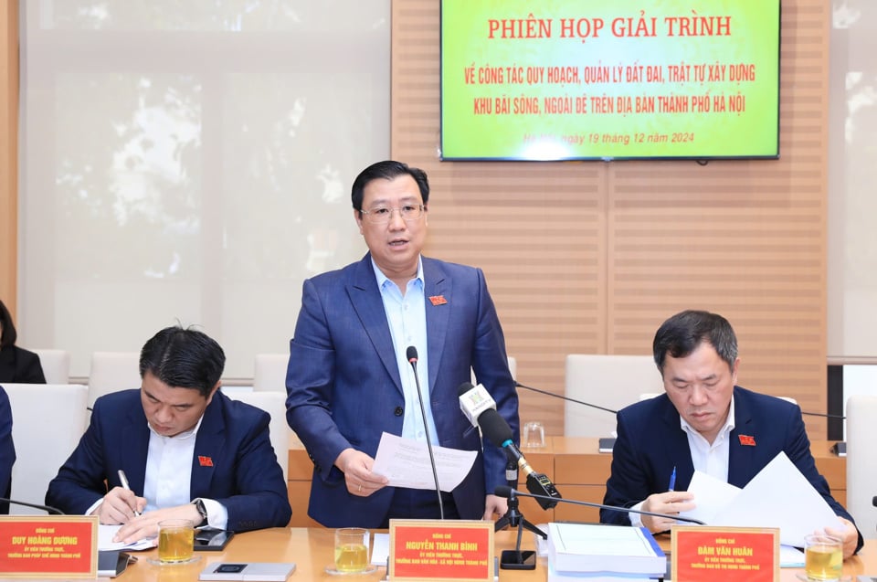 El jefe del Comité Cultural y Social del Consejo Popular de Hanoi, Nguyen Thanh Binh, fue interrogado