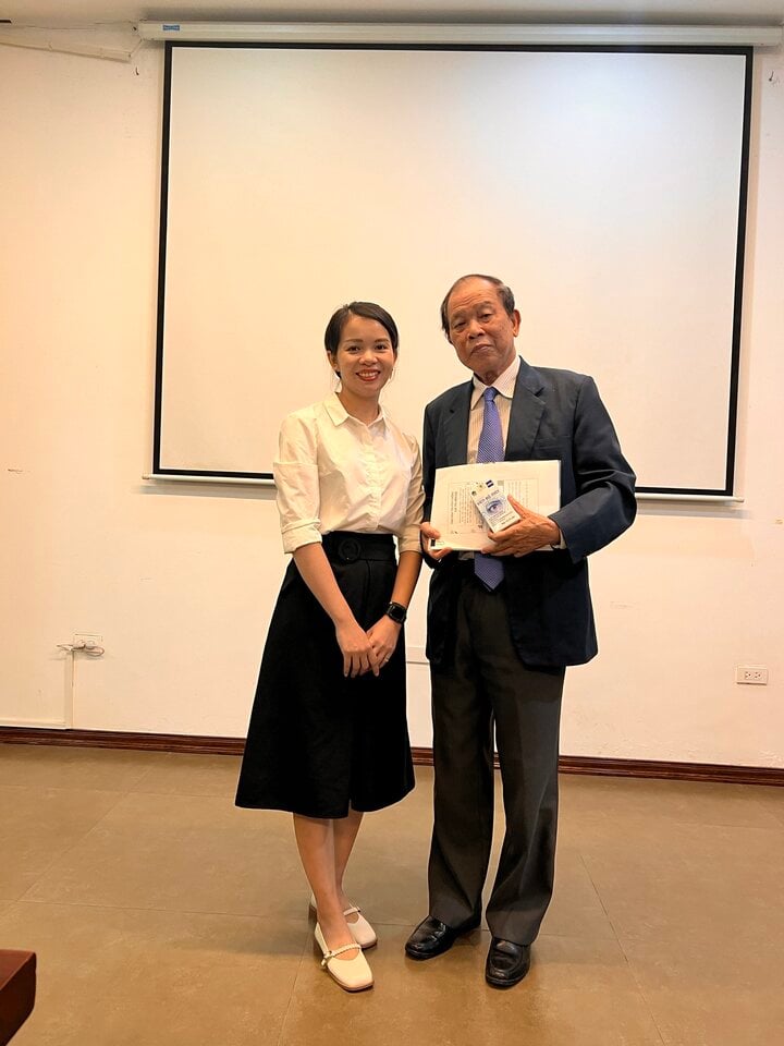 Associate Professor, Dr. Pham Van Thinh highly appreciated the modernization of traditional medicine by applying new technology.