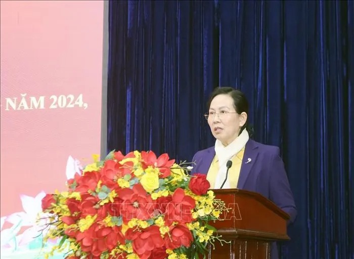 La secretaria del Partido Provincial de Ha Nam, Le Thi Thuy, pronunció un discurso de clausura en la conferencia. Foto: VNA