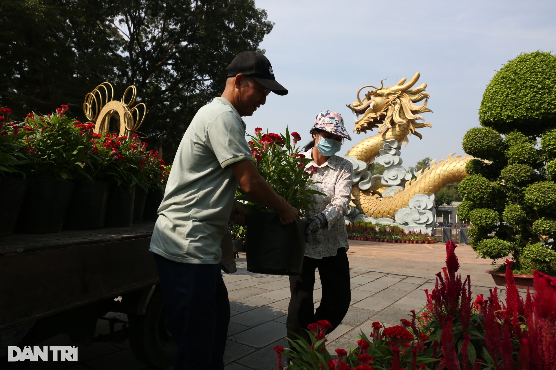 Ghé thăm vịnh Hạ Long thu nhỏ ở miền Nam, chiêm ngưỡng cặp rồng khổng lồ - 10