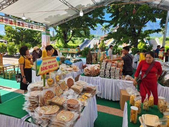 Hàng trăm đặc sản được giới thiệu tại ngày hội quảng bá các sản phẩm miền núi tỉnh Quảng Nam ảnh 6