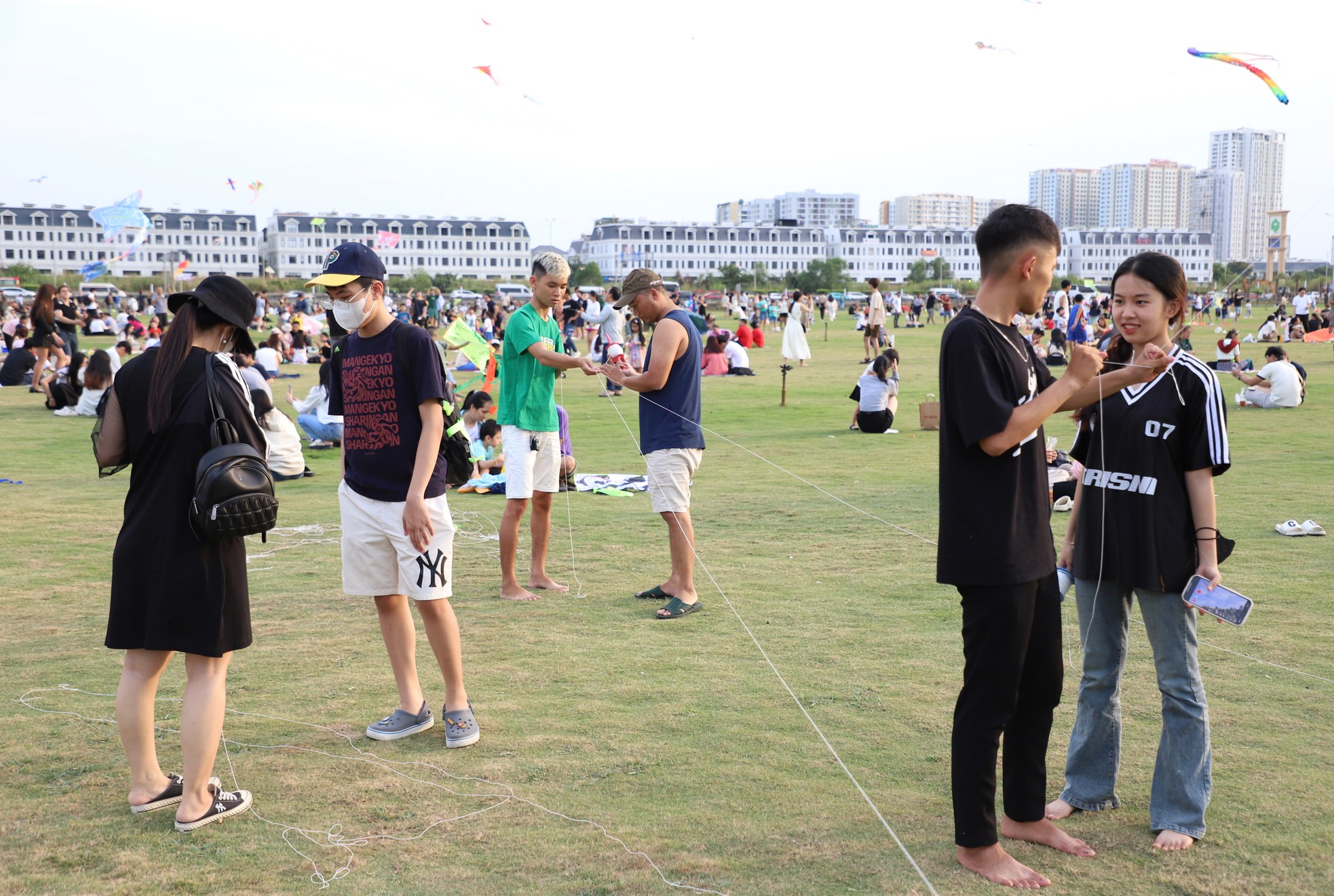 Thousands of people flock to the East of Ho Chi Minh City to 'live slowly' photo 3