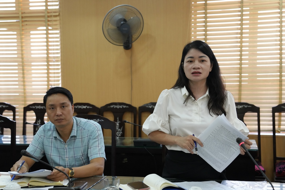 La subdirectora del Departamento de Educación y Capacitación del distrito de Thanh Xuan, Le Thi Thu Hang, dijo que para fines de 2025, el distrito tendrá 42/45 escuelas públicas que cumplan con los estándares nacionales.