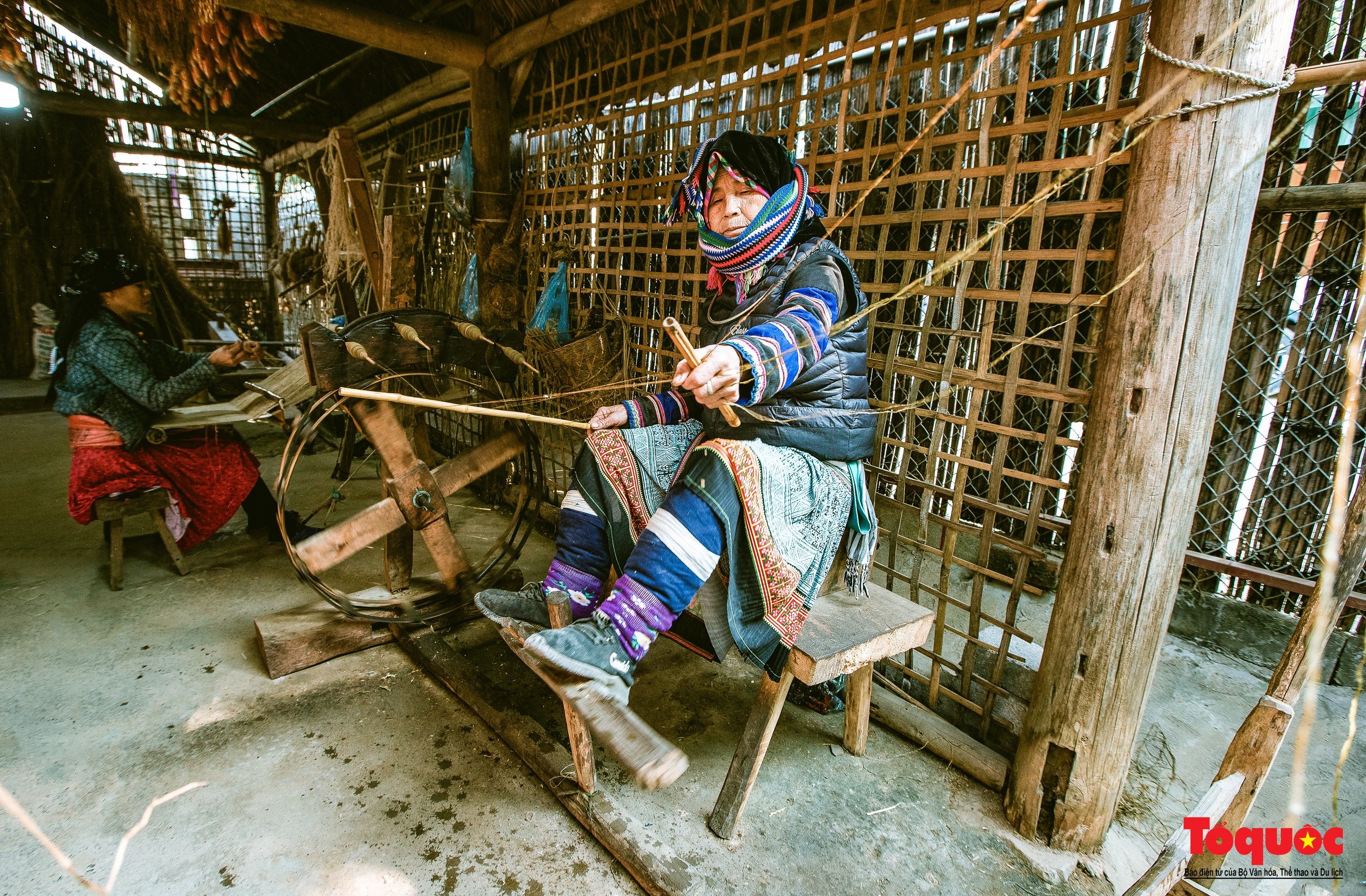 Làng dệt lanh Lùng Tám - Sắc màu rực rỡ nơi cao nguyên đá Hà Giang - Ảnh 7.