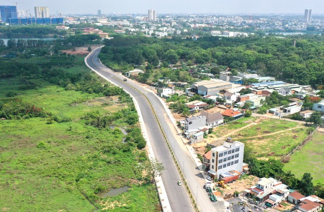 Panorama de la ruta de casi 1.200 billones de VND que conecta la ciudad de Ho Chi Minh con Binh Duong (foto 6)