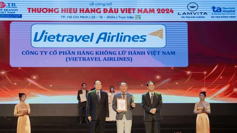 تم تكريم شركة Vietravel Airlines كعلامة تجارية رائدة في فيتنام