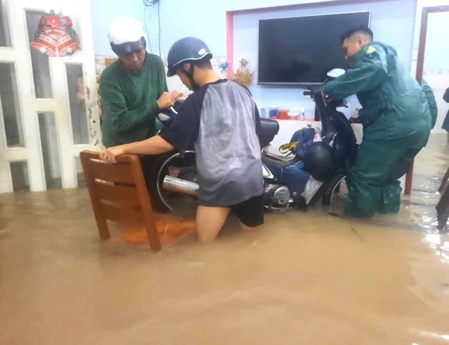 Hồ thủy lợi lớn nhất Việt Nam xả nước 1 tuần, nguy cơ ngập nhà ven sông Sài Gòn ảnh 1