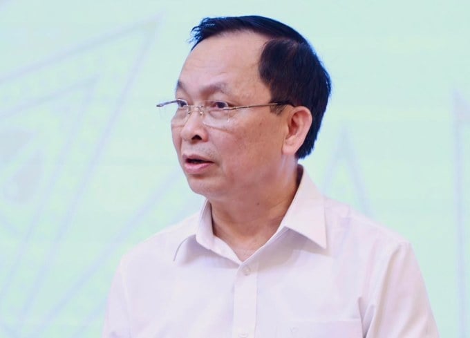 Ông Đào Minh Tú, Phó thống đốc Ngân hàng Nhà nước phát biểu tại họp báo thường kỳ Chính phủ tháng 4, chiều 5/5. Ảnh: Khánh Nguyễn