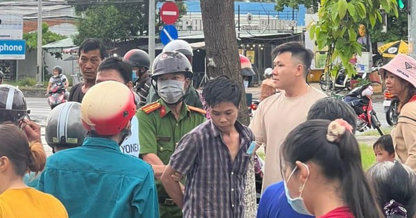 Một thanh niên dũng cảm rượt đuổi, quật ngã nghi phạm cướp giật tại tiệm vàng