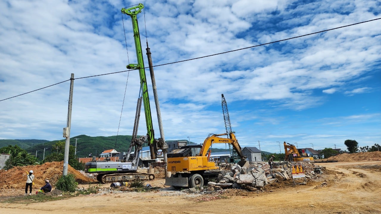 Bàn giao xong mặt bằng tuyến chính cao tốc Quảng Ngãi - Hoài Nhơn- Ảnh 4.