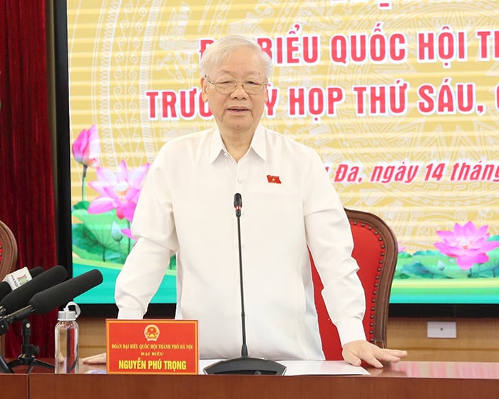 General Secretary Nguyen Phu Trong in contact with voters of Hanoi city, picture 2