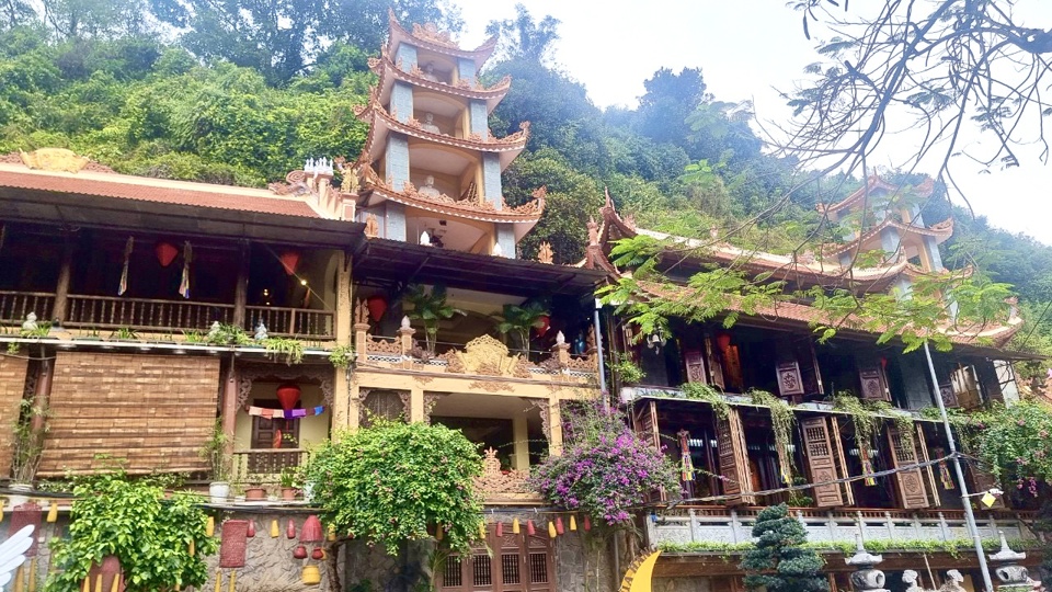 La Pagoda Colgante es El primer lugar donde se introdujo el budismo en nuestro país. Fotografía de Vinh Quan