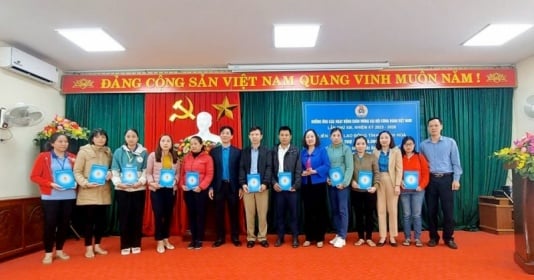 Thanh Hóa: Hơn 2,2 tỷ đồng hỗ trợ xây dựng “Mái ấm công đoàn”, tặng quà đoàn viên khó khăn