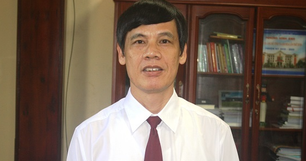 Supprimer le statut d'ancien président du Comité populaire provincial de Thanh Hoa pour M. Nguyen Dinh Xung