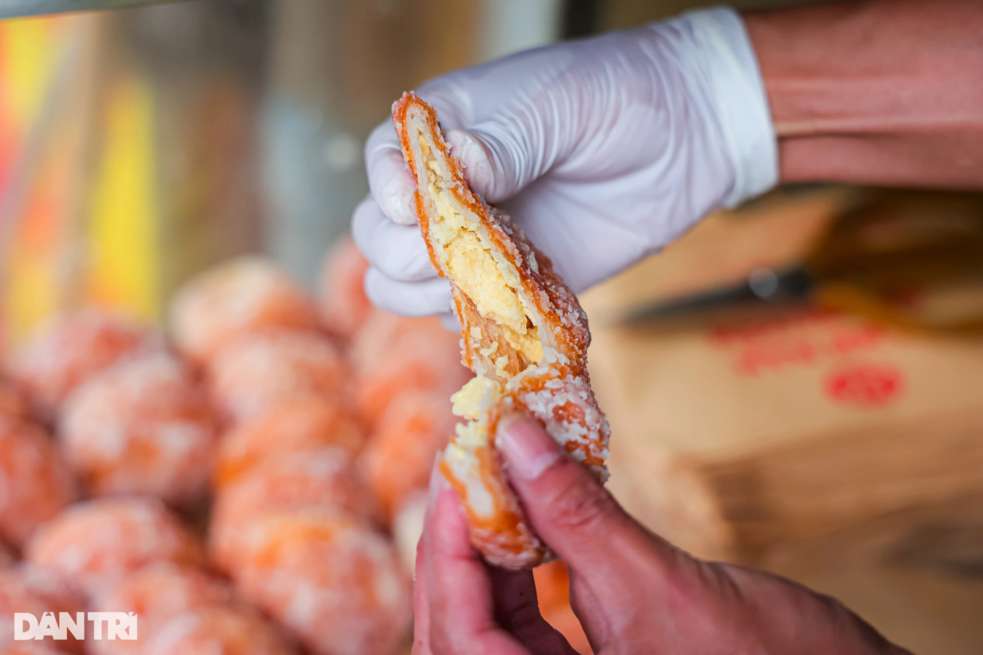 Hanoi: Donut-Laden verdient 50 Millionen VND/Tag, Kunden stehen Schlange, um zu kaufen