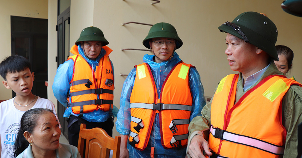 Le ministre Do Duc Duy ordonne l'aide aux sinistrés des inondations à Tran Yen