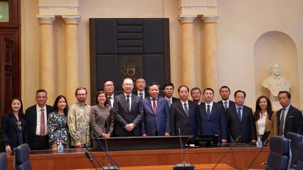 Đoàn đại biểu thành phố Hà Nội thăm và làm việc với Hội đồng thành phố Sydney, bang New South Wales. (Nguồn: TTXVN)