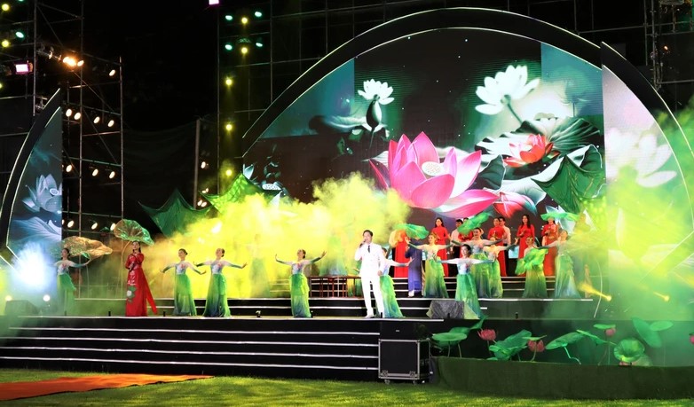 ภาพพิธีเปิดงาน Lotus Village Festival 2024 1