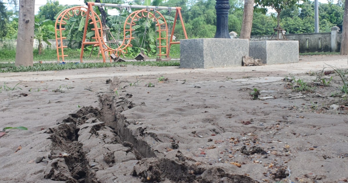 Da Nang: El lodo del parque industrial de Cam Le fluye hacia las casas de la gente con la lluvia