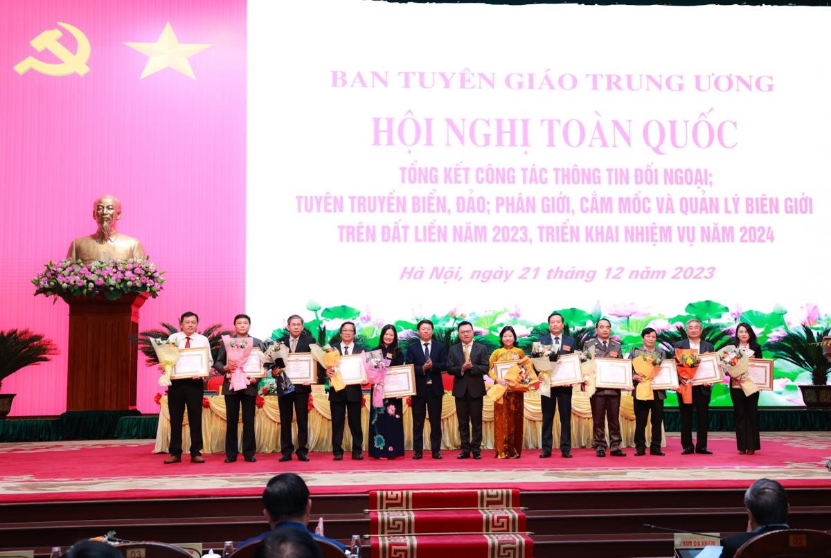 cong tac thong tin doi ngoai doi moi theo huong hien dai bat nhip xu huong truyen thong quoc te hinh 4