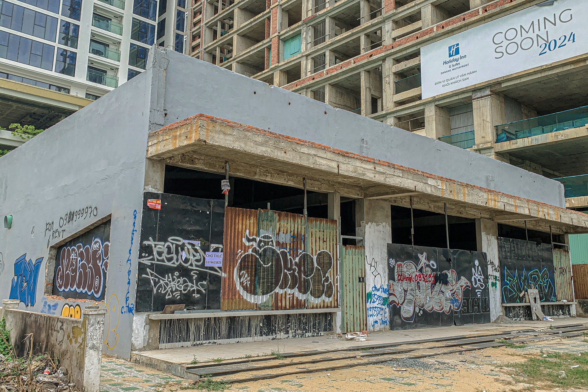 Viele Straßen in Da Nang sind schmutzig Foto 14