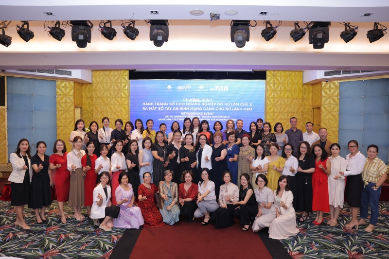 Les délégués participant à l’événement de lancement du Manuel de cybersécurité pour les femmes dirigeantes.