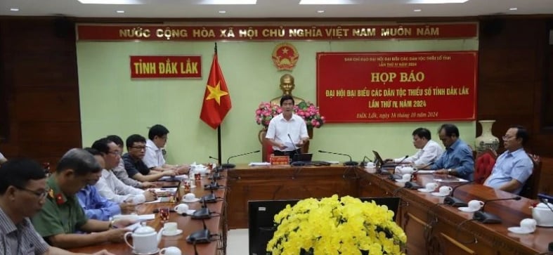 Quang cảnh buổi họp báo.