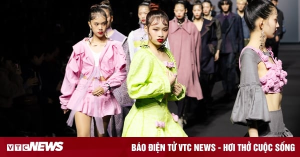 Child model Almira Bao Ha shows off her 1.1m long legs at Seoul Fashion Week