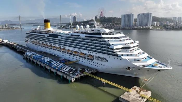 3040 touristes chinois viendront à Ha Long à bord d'une croisière 5 étoiles