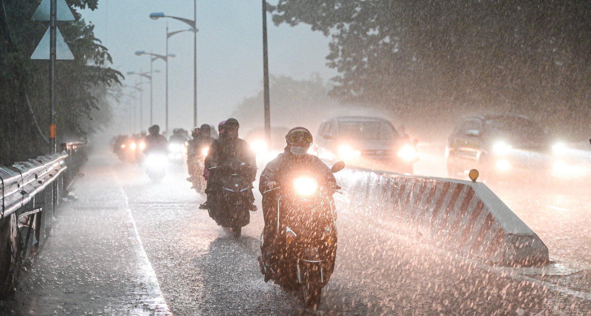 Kalte Luft verbreitet sich, Ho-Chi-Minh-Stadt erlebt für die Jahreszeit untypischen Regen und Kälte