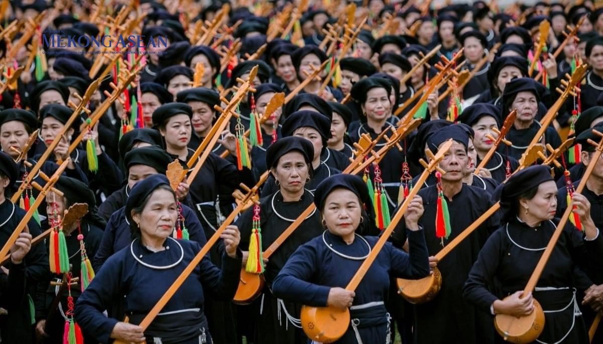 Le village de Hon préserve l'héritage du chant Then et du luth Tinh