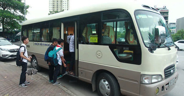 Hanoi requests review of school bus operations